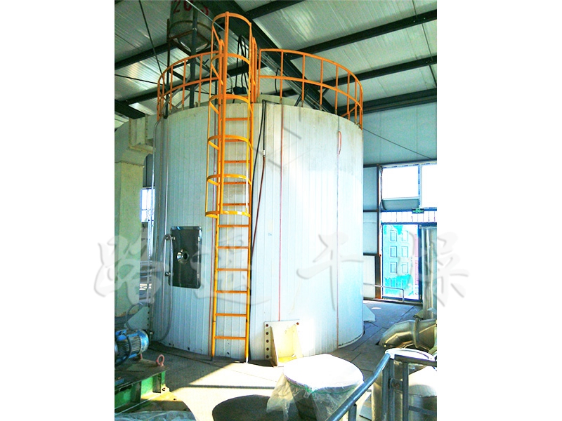 出口印尼的400型大型噴霧干燥機，外包彩鋼，里面為304不銹鋼材質(zhì)